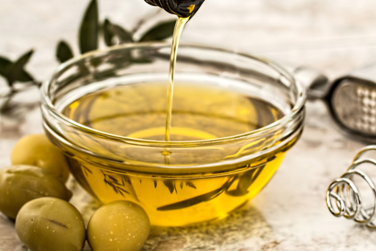 وزارة التجارة: هناك فرصة للتصدير المباشر لأكثر من 7700 طن من زيت الزيتون نحو بريطانيا