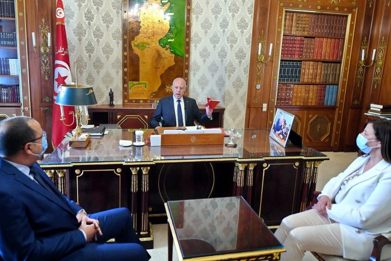 سعيد يعرب عن استيائه من التجاوزات التي تهدد وحدة الدولة ويدعو وزيرة العدل الي إثارة الدعاوى العمومية