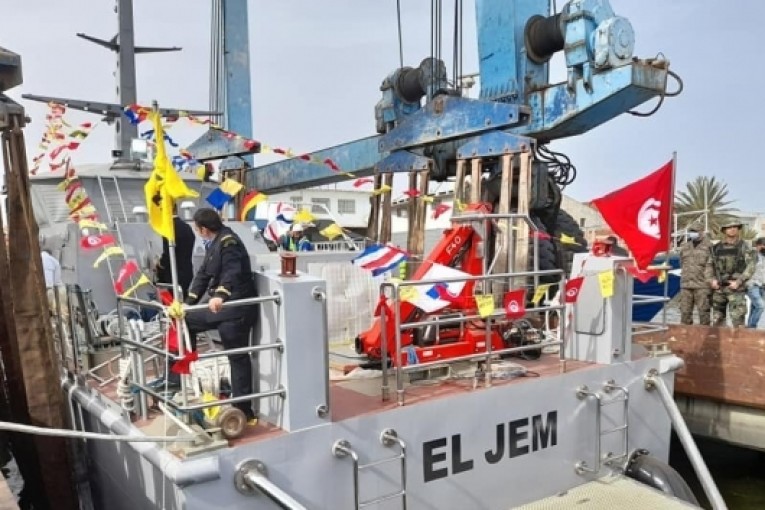 وزير الدفاع:قريبا تصنيع وحدة بحرية عائمة جديدة بطول 50 مترا