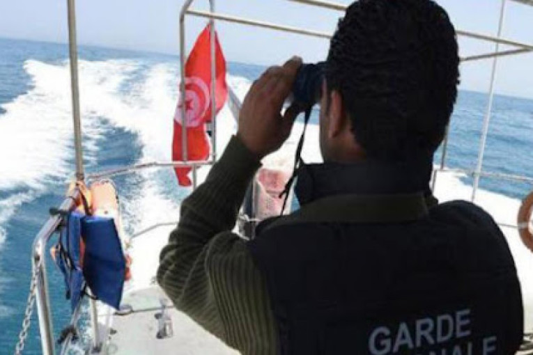 وحدات الحرس تحبط ست عمليات هجرة غير نظامية وتنقذ 67 مهاجرا من الغرق