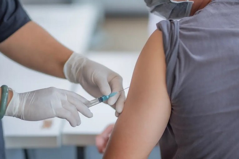 وزارة الصحة: أكثر من مليونين ونصف شخص أتمّوا التلقيح ضد كورونا