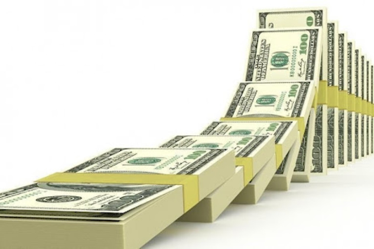 تواصل تراجع المدخرات من العملة رغم ارتفاع مداخيل الشغل والعائدات السياحيّة