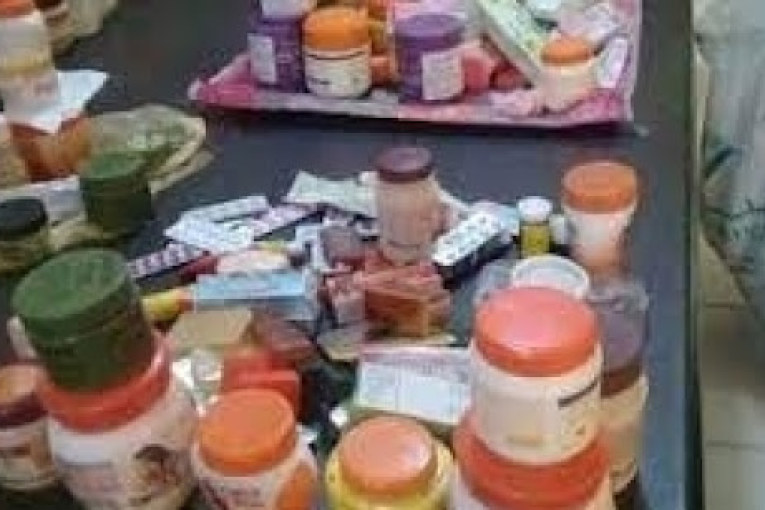 أريانة: مداهمة وحدة عشوائية لصناعة مستحضرات التجميل والعناية بالصحة بسكرة وحجز عدد من المنتجات