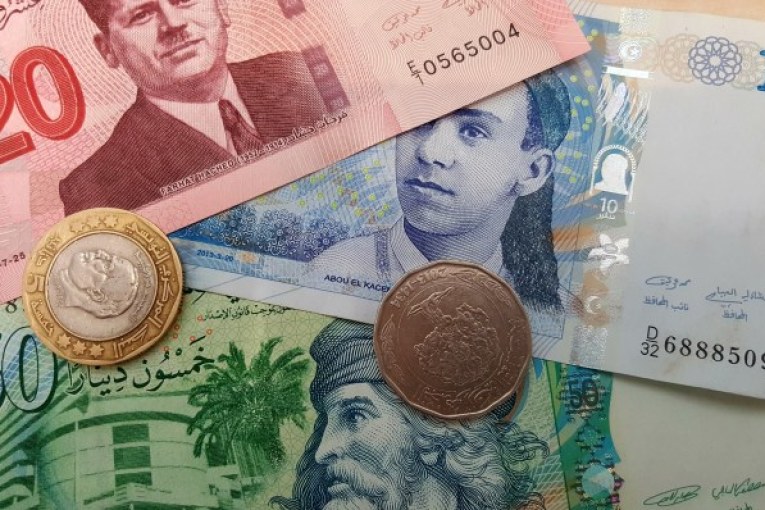 الطرابلسي يستبعد التراجع عن الاقتطاع بنسبة 1 بالمائة من الاجور بعنوان المساهمة التضامنية لفائدة الصناديق الاجتماعية