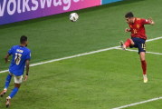 إسبانيا تنهي مسيرة إيطاليا الطويلة بدون هزيمة لتبلغ نهائي دوري الأمم