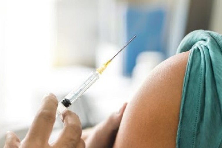 تطعيم 36441 شخصا ضد كورونا من مجموع 136532 من المدعوين لتلقي التلقيح