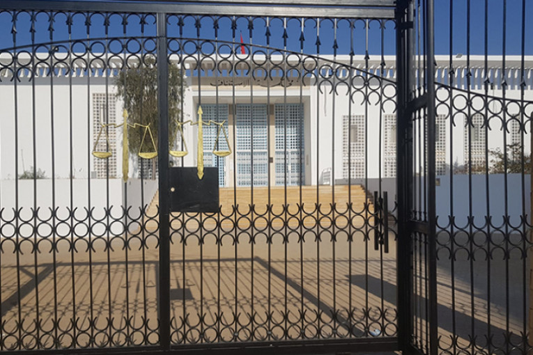 مدنين : محاكم دائرة الاستئناف في مدنين في إضراب مفتوح على خلفية اعتداء قاضي على أحد اعوان المحكمة