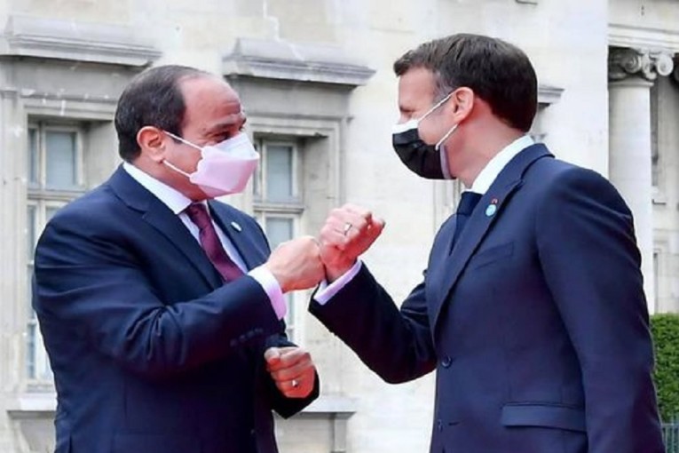 السيسي وماكرون يناقشان تطورات الأوضاع في ليبيا والسودان