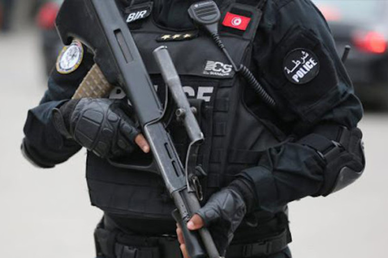 حجز ستة مسدسات وخمس بنادق صيد لدى “تكفيريين” والقبض على 17 “تكفيريا” في بداية نوفمبر