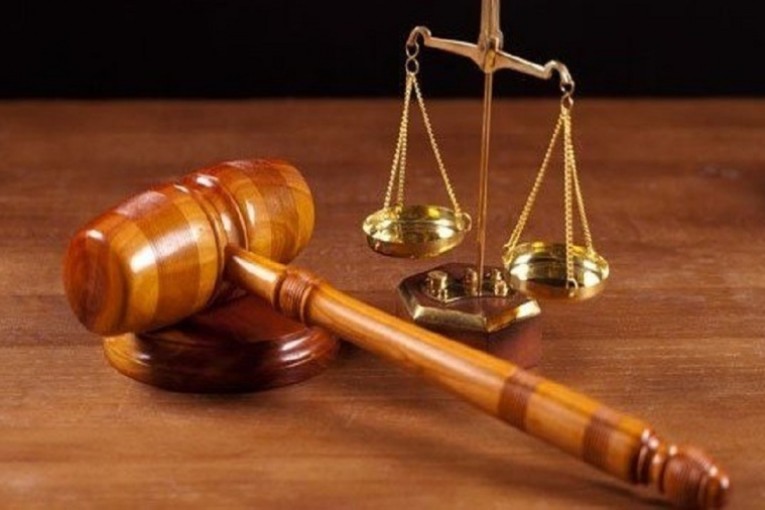 الاحتفاظ بوزير بيئة سابق ونائب بالبرلمان في علاقة بشبهة “ارتكاب جرائم صرفية وديوانية وتدليس ومسك واستعمال مدلس “