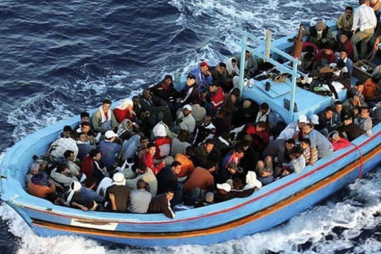إنقاذ 487 مهاجرا غير شرعي قبالة سواحل قرقنة