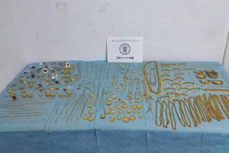 مصالح الديوانة بالمعبر الحدودي رأس جدير تحبط تهريب كميات من الذهب والسجائر بقيمة 340 ألف دينار