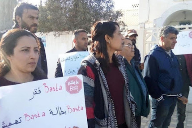 أصحاب الشهائد العليا المعطلون لمدة 10 سنوات أو أكثر يلوحون بتصعيد تحركاتهم للمطالبة بحقهم في الانتداب بمقتضى القانون عدد 38