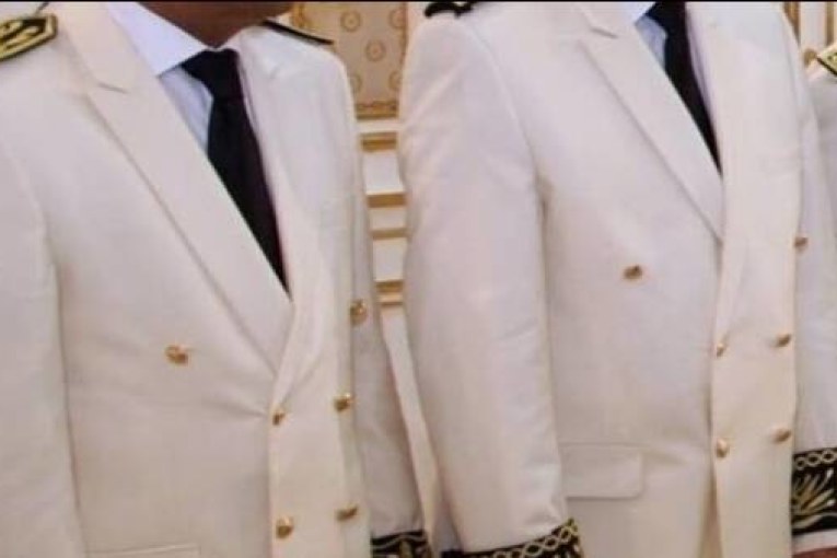 أمر رئاسي بإنهاء تكليف واليي سيدي بوزيد وقبلي