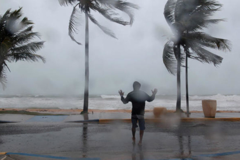 انخفاض في الحرارة ورياح قوية بداية من الليلة وغدا الاثنين