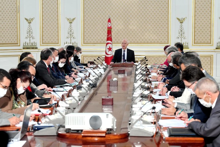 مجلس الوزراء يصادق على اربعة مشاريع مراسيم واوامر رئاسية