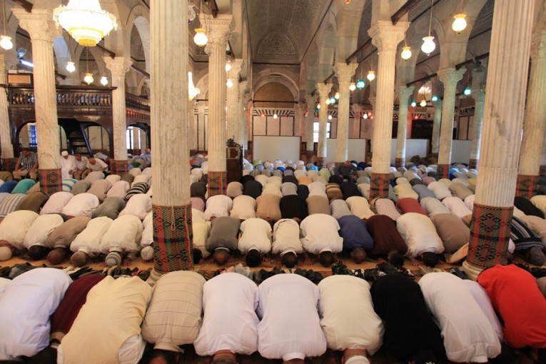 تعليق صلاة الجُمعة غدا والأسبوع المقبل