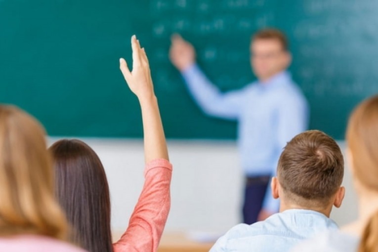 مسؤول بوزارة التّربية يكشف عن عدد المؤسسات التربوية التي أُغلقت بسبب كورونا