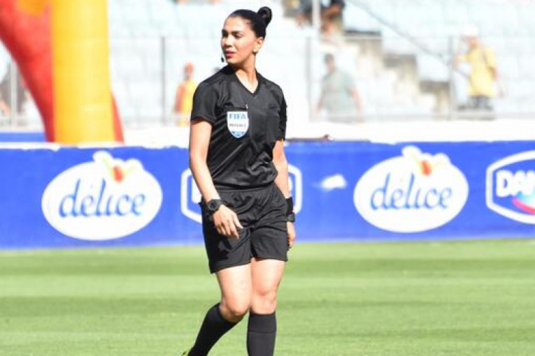 طاقم تحكيم نسائي تونسي لمباراة المغرب والسنغال