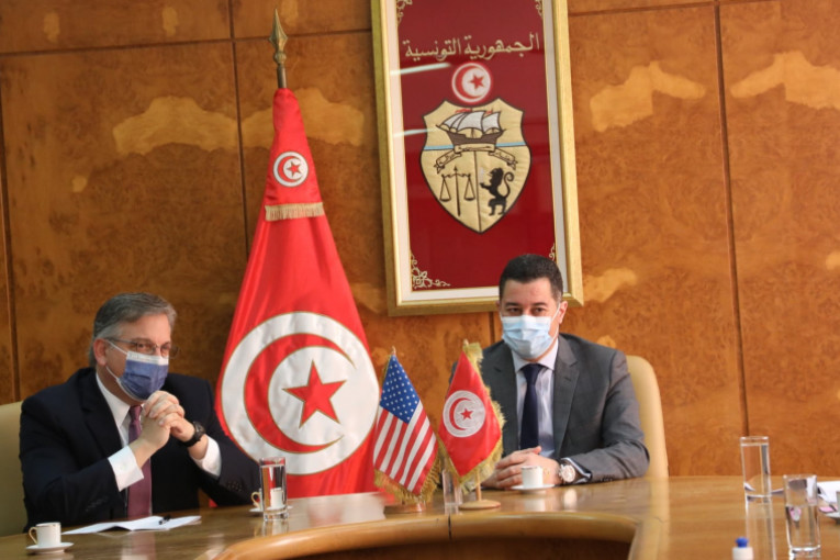 سفير الولايات المتحدة: شركات أمريكية مستعدة للاستثمار في مجال البنية التحتية للنقل