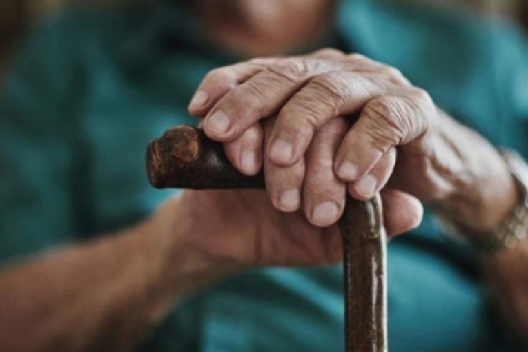 وزارة المرأة توضح حقيقة العثور على مسنّة ملقاة على قارعة الطريق