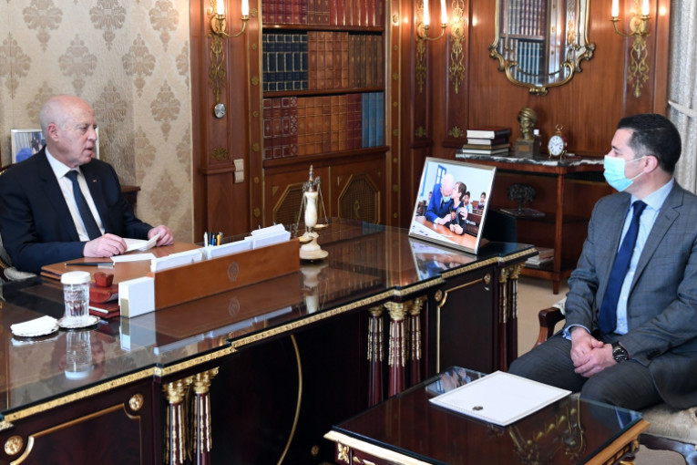 رئيس الجمهورية يسدي تعليماته لوزير النقل من أجل تسريع إنجاز القطار السريع