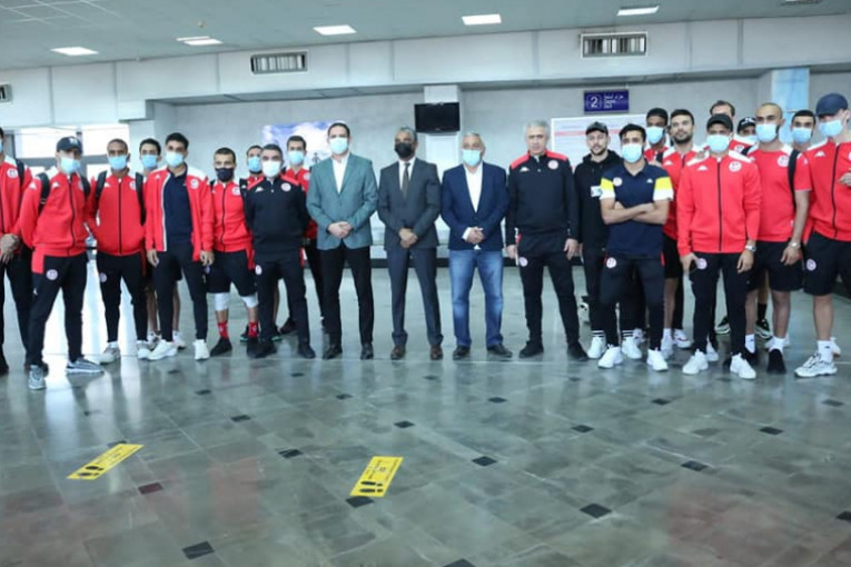 وزير الرياضة يستقبل المنتخب الوطني بعد عودته من الكاميرون