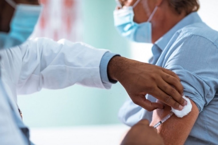 وزارة الصحة: تطعيم 11 الف و889 شخصا امس الجمعة