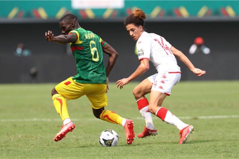 الصحافة العالمية تستنكر الفضيحة التحكيمية لمباراة تونس ومالي