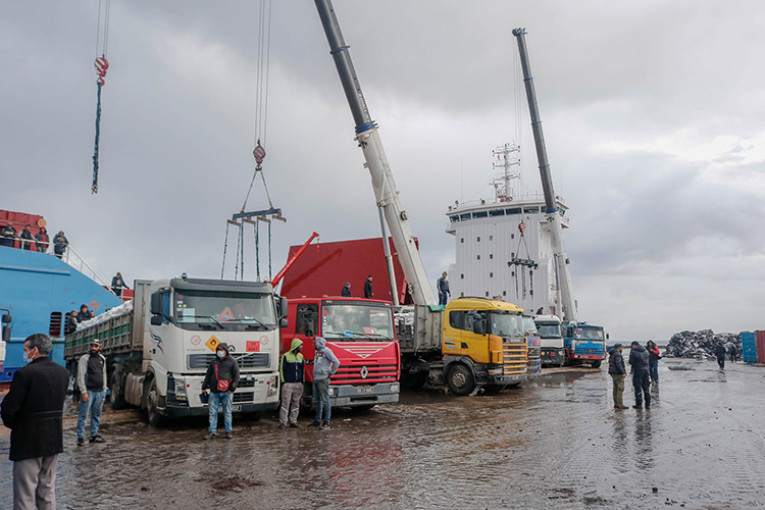 بنزرت: وصول شحنة ثالثة محملة ب12200 طن من سماد الامونيتر المورد من روسيا