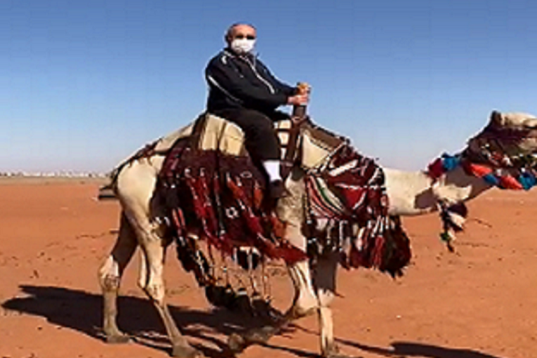 السفير الياباني يعرب عن سعادته بزيارة مهرجان الملك بن عبد العزيز