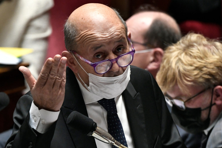 فرنسا: العسكريون الموجودون في السلطة في مالي يفتقرون إلى الشرعية