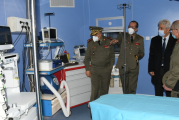 وزير الدفاع يؤدي زيارة الى المستشفى العسكري بالعاصمة