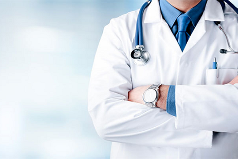 نقابة أطباء وصيادلة الصحة العمومية تؤكد عدم عقد الوزارة لأي جلسة صلحية