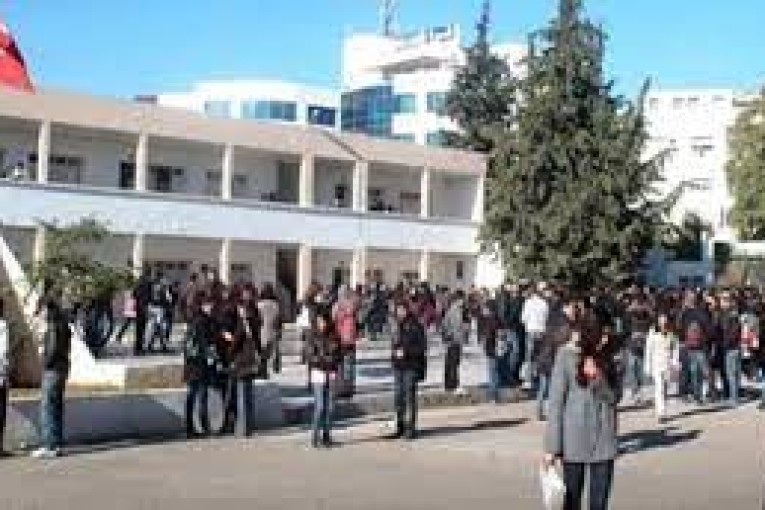 منوبة: رشق الاطار التربوي والتلاميذ بالحجارة من قبل منحرفين