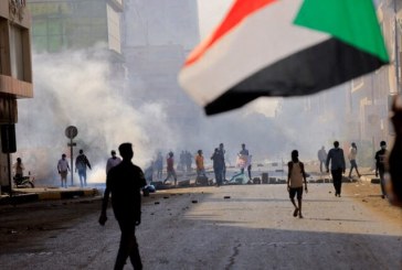 السودان.. قوات الأمن تطلق قنابل الغاز لتفريق متظاهرين في الخرطوم