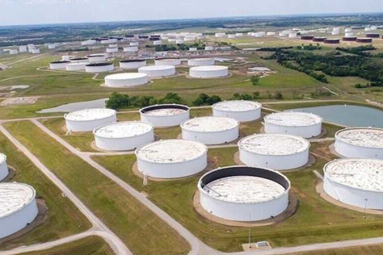 الولايات المتحدة تعلن عن تراجع حاد وغير متوقع لمخزونات النفط الخام