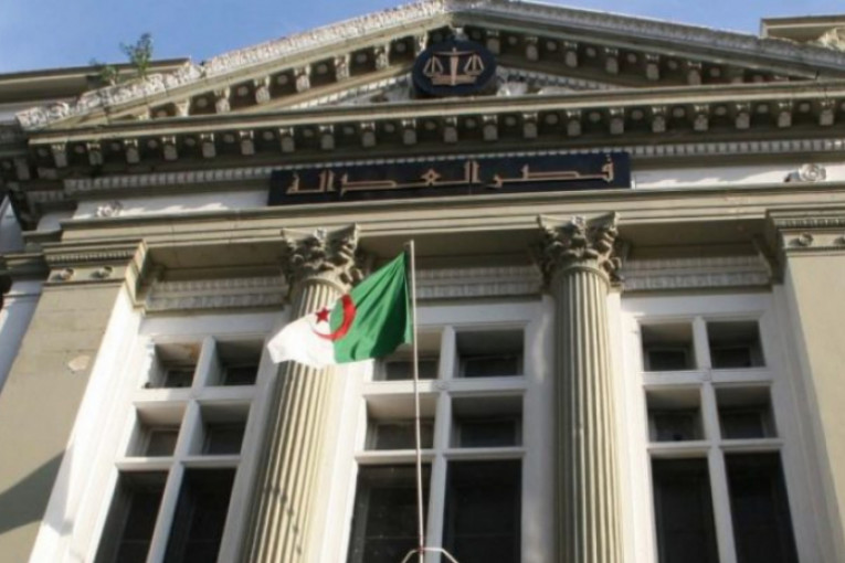 الجزائر: 20 سنة سجنا لتونسيين تورّطوا في تهريب المخدرات