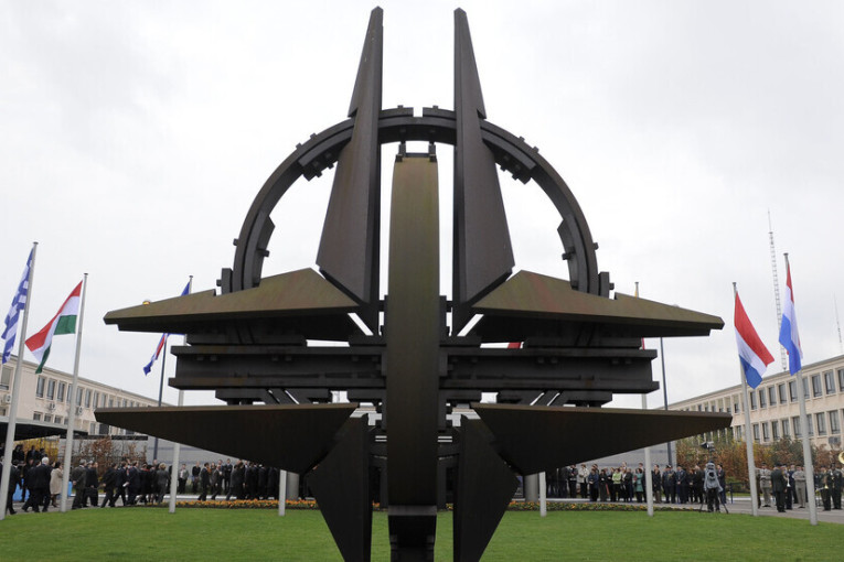 قادة ألمانيا وفرنسا وبولندا: الناتو بحاجة إلى تقييم استراتيجيته بناء على التهديدات الأمنية