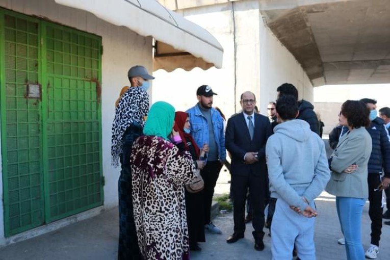 وزير الشؤون الاجتماعية يقدم مساعدات لفائدة بعض العائلات المعوزة بالكبارية