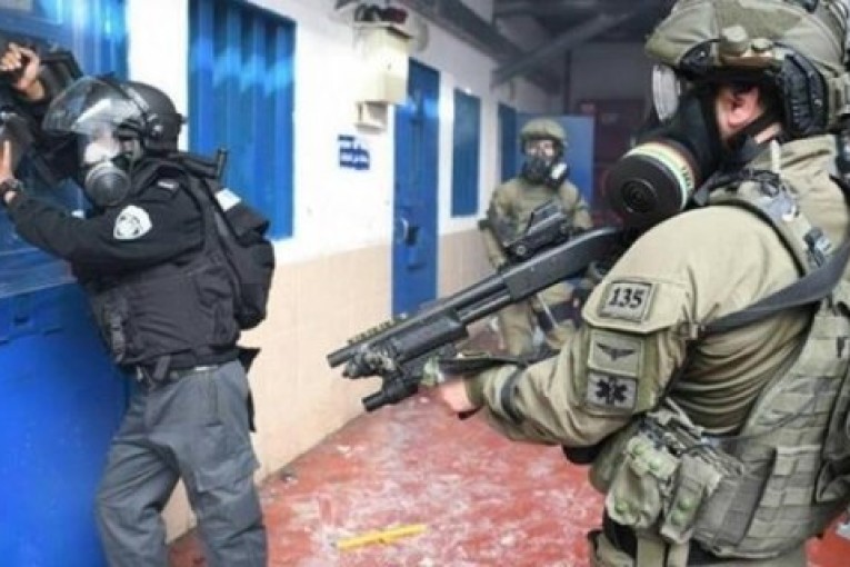 مؤسسات فلسطينية: حملة إسرائيلية ضد الأسرى في السجون