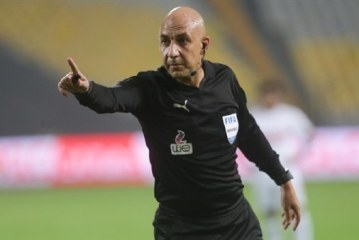 المصري محمد عادل يدير لقاء شباب بلوزداد الجزائري و الترجي الرياضي‎‎