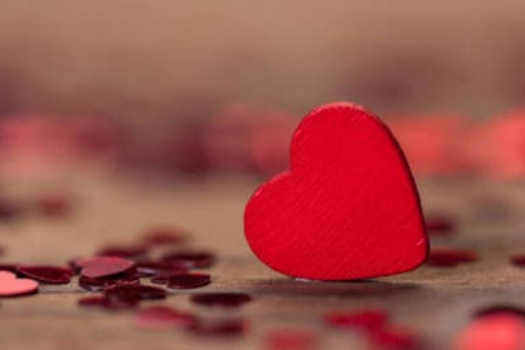 14 فيفري …. كل عام وأنتم الحب