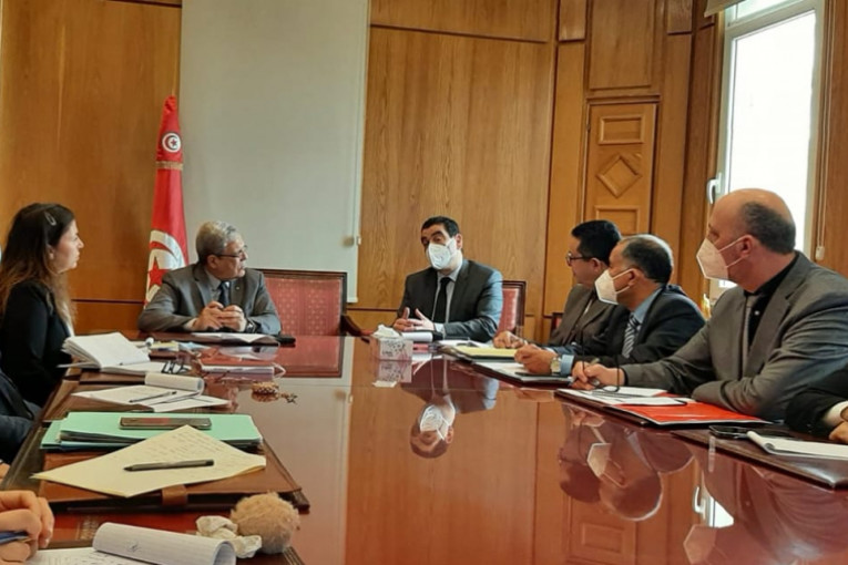 وزارة الخارجية تضع رقمين أخضرين على ذمة الجالية التونسية بأوكرانيا