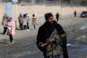 طالبان توقف الموظفين الحكوميين غير الملتحين عن العمل