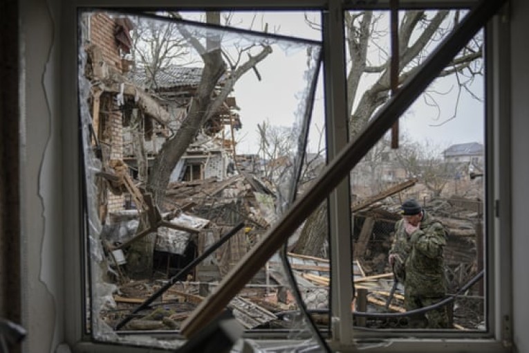 الشرطة الأوكرانية: 7 قتلى في هجوم بالمورتر قرب كييف