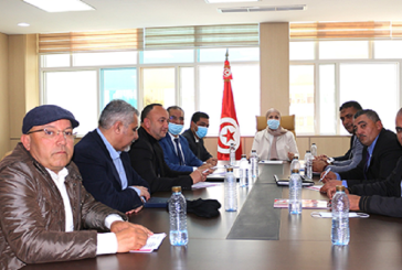 وزيرة العدل تتباحث مع نقابة قوات الأمن الداخلي بشأن مشاغل سلك السجون والاصلاح