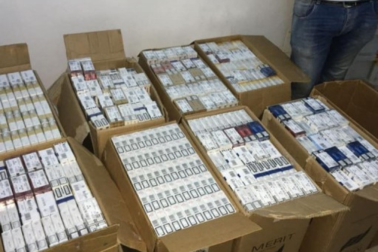 حجز 24600 علبة سجائر أجنبية المصدر