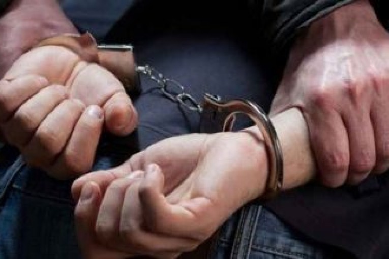 القبض على سائق سيارة أجرة بحوزته أكثر من 100 قرص أكستازي