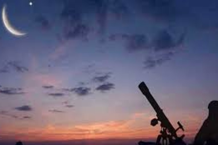 إمكانية مشاهدة هلال رمضان بعد غروب شمس يوم الجمعة 1 أفريل